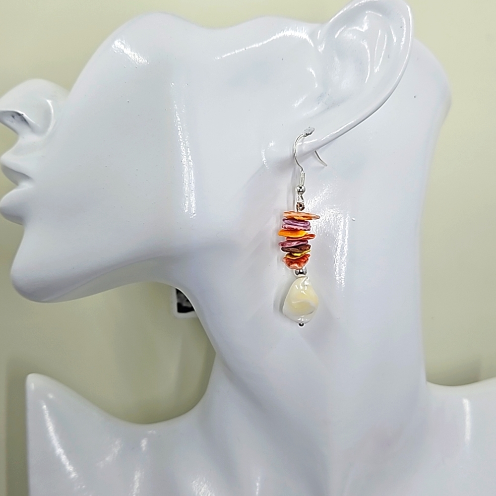 Handmade mother of pearl and dyed shell chips - Picture 1 of 3